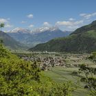 Blick von Sonnenhöhenweg auf Raaberland in Vinschgau