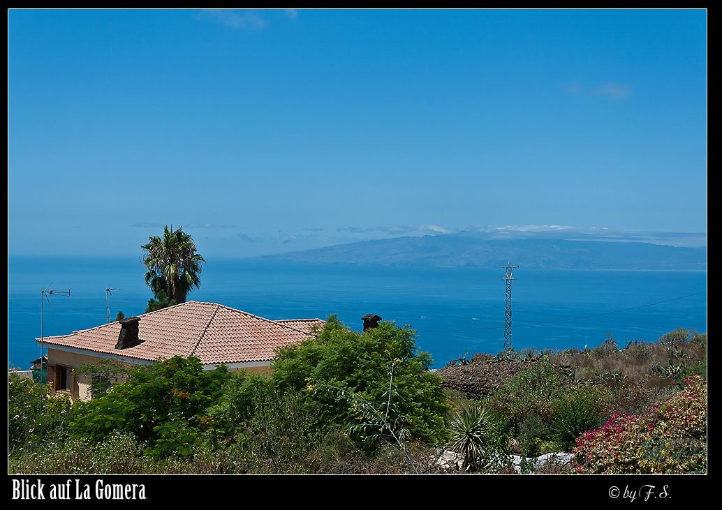 Blick von Teneriffa auf die Nachbarinsel La Gomera