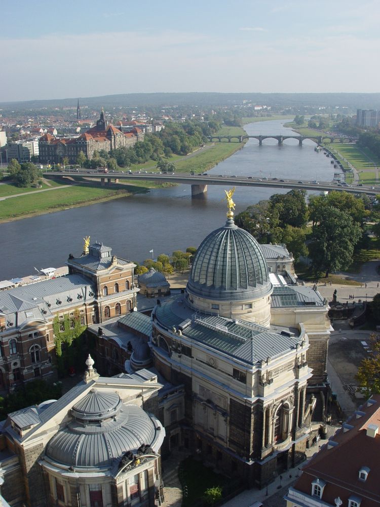 Blick von Turm der Frauenkirche elbaufwärts 