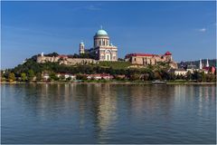 Blick von Štúrovo, Slowakei ...