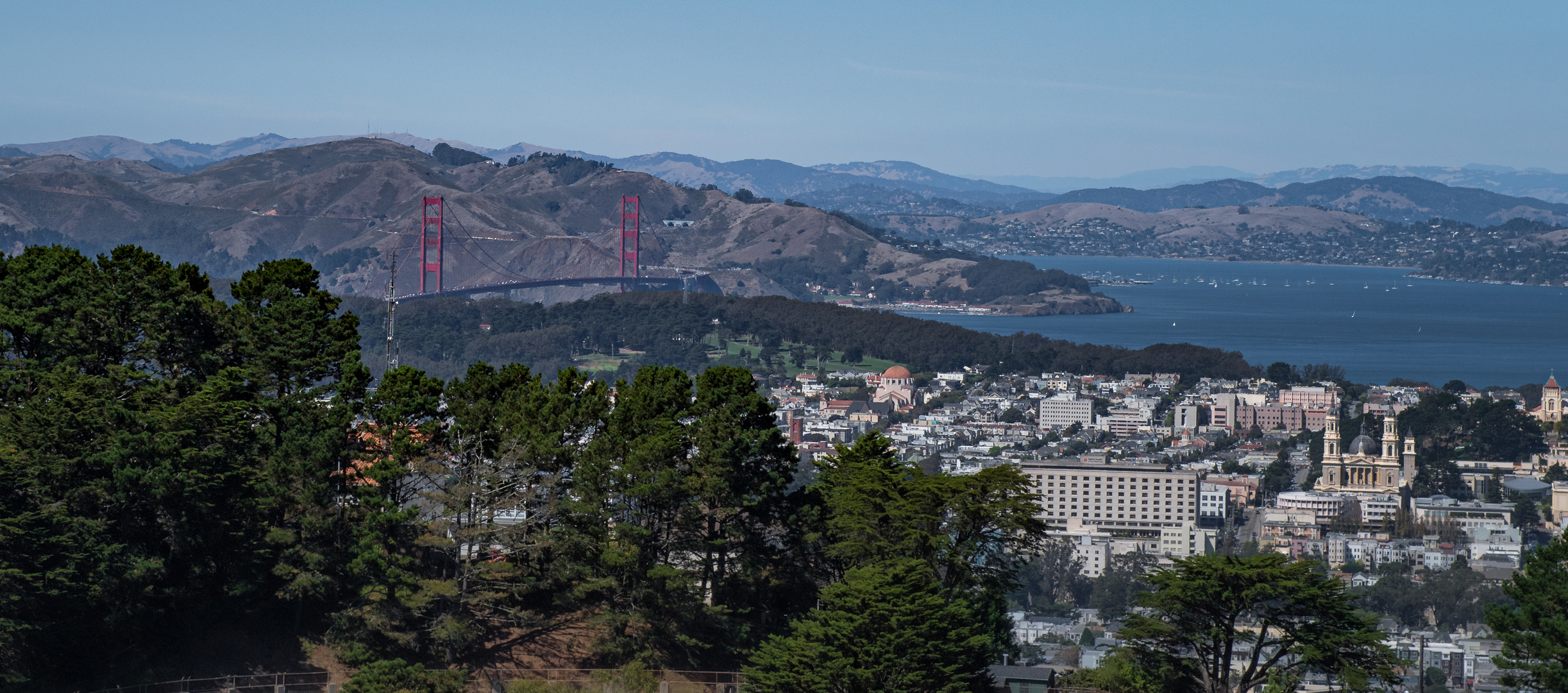 Blick von Twin Peaks auf Golden Gate ...