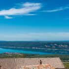 Blick von unserer Ferienwohnung auf den Lac de St. Croix 24.10.2014. Es ist immer noch so schön.