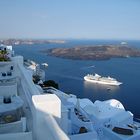 Blick von unserer Frühstücksterrasse auf Santorin