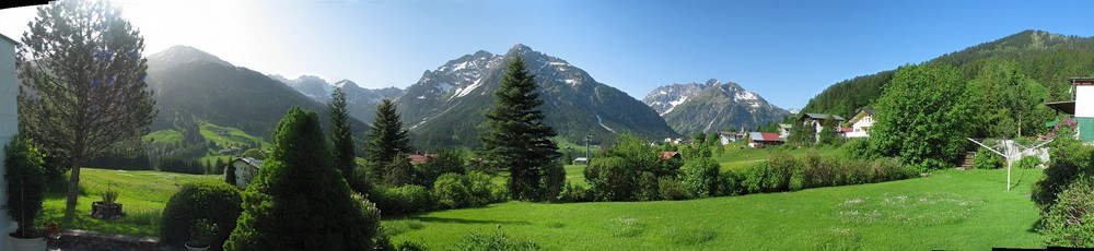 Blick von unserer Terrasse in Mittelberg