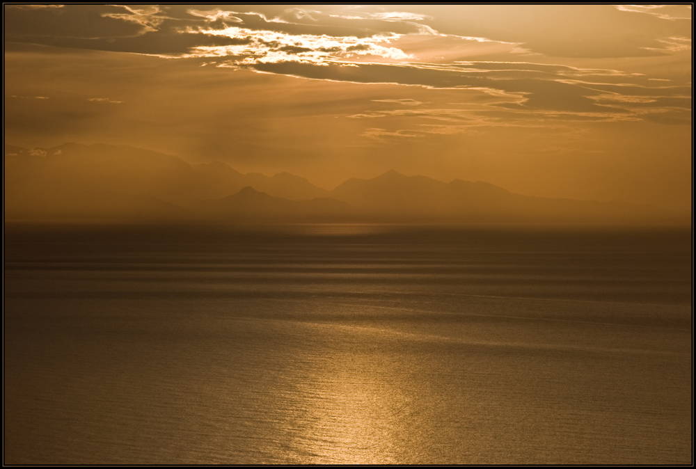 Blick von Vulcano (Äolische Inseln) auf Sizilien