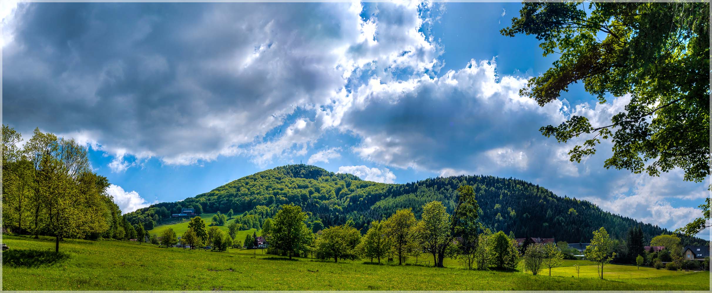 Blick von Waltersdorf auf die Lausche