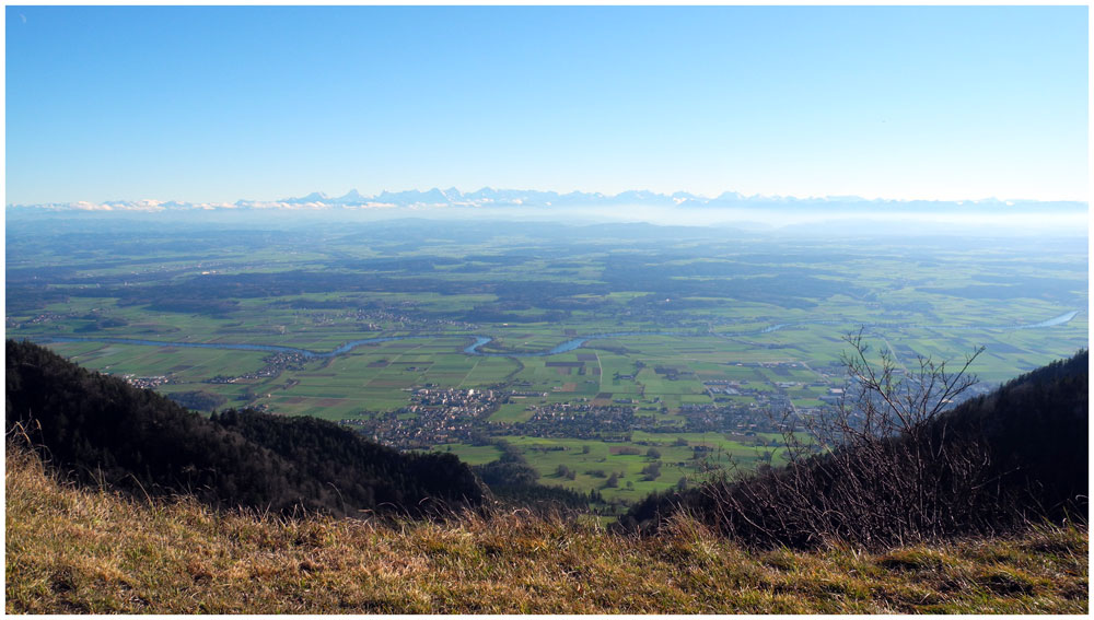 Blick zu den Bergen