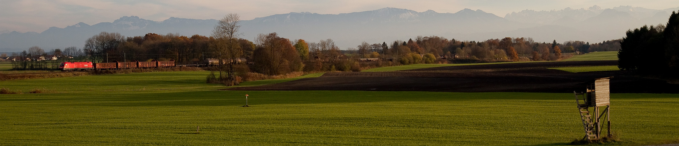 Blick zu den Bergen