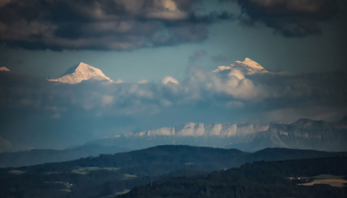 Blick zu den Berner Alpen