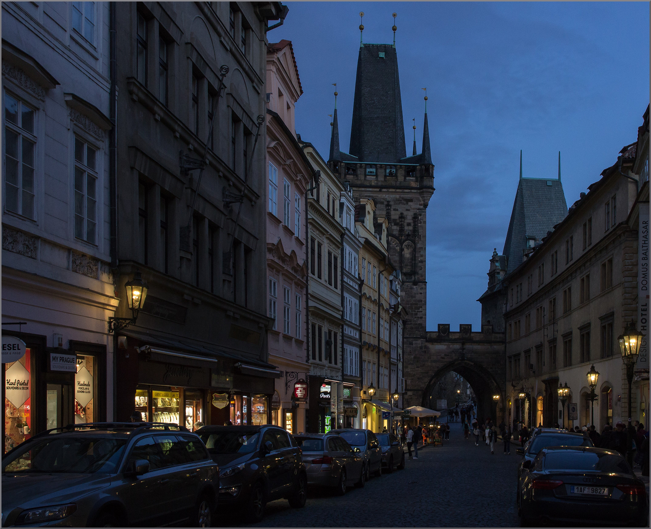 Blick zu den Brückentürmen