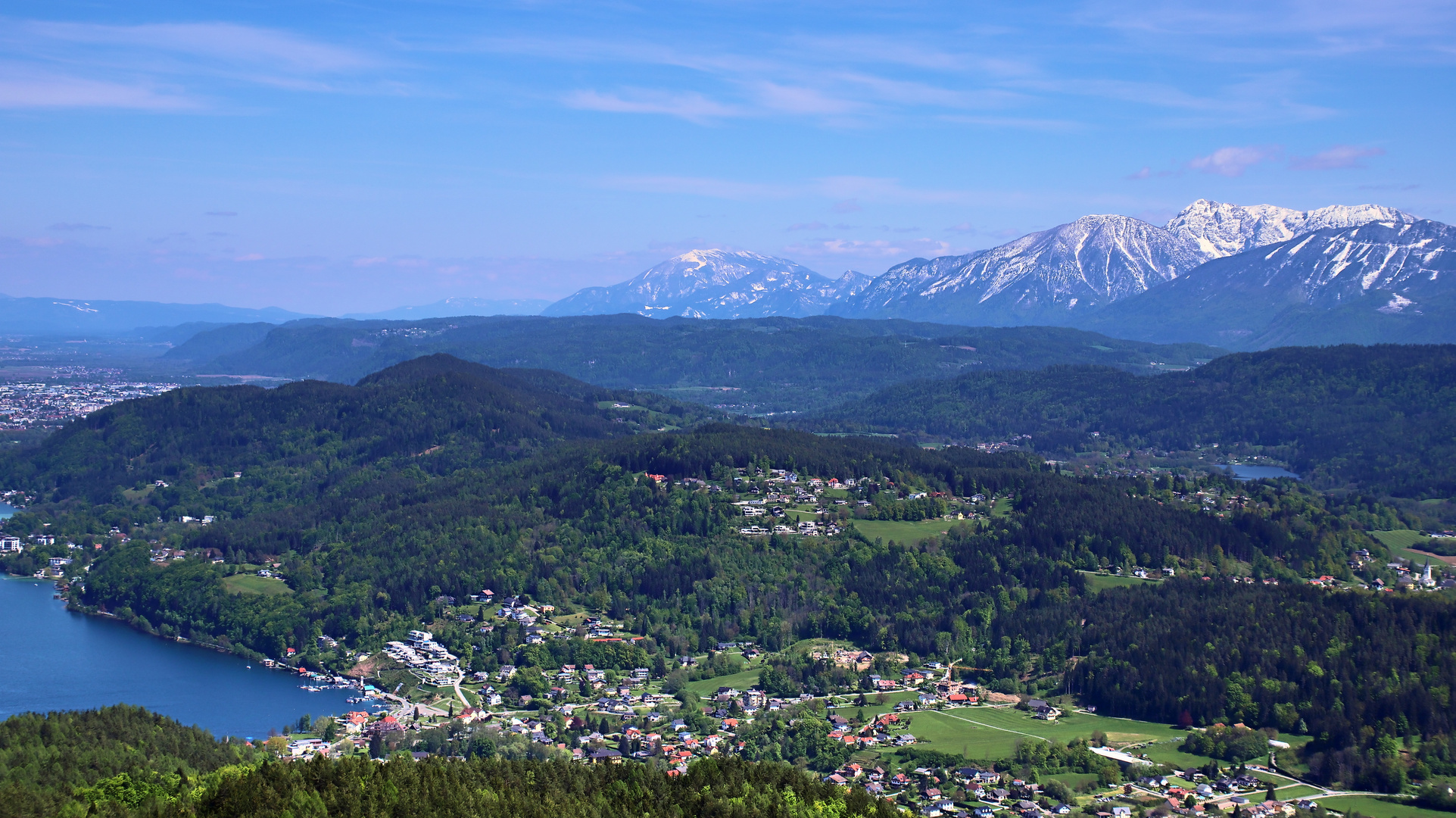 Blick zu den Karawanken