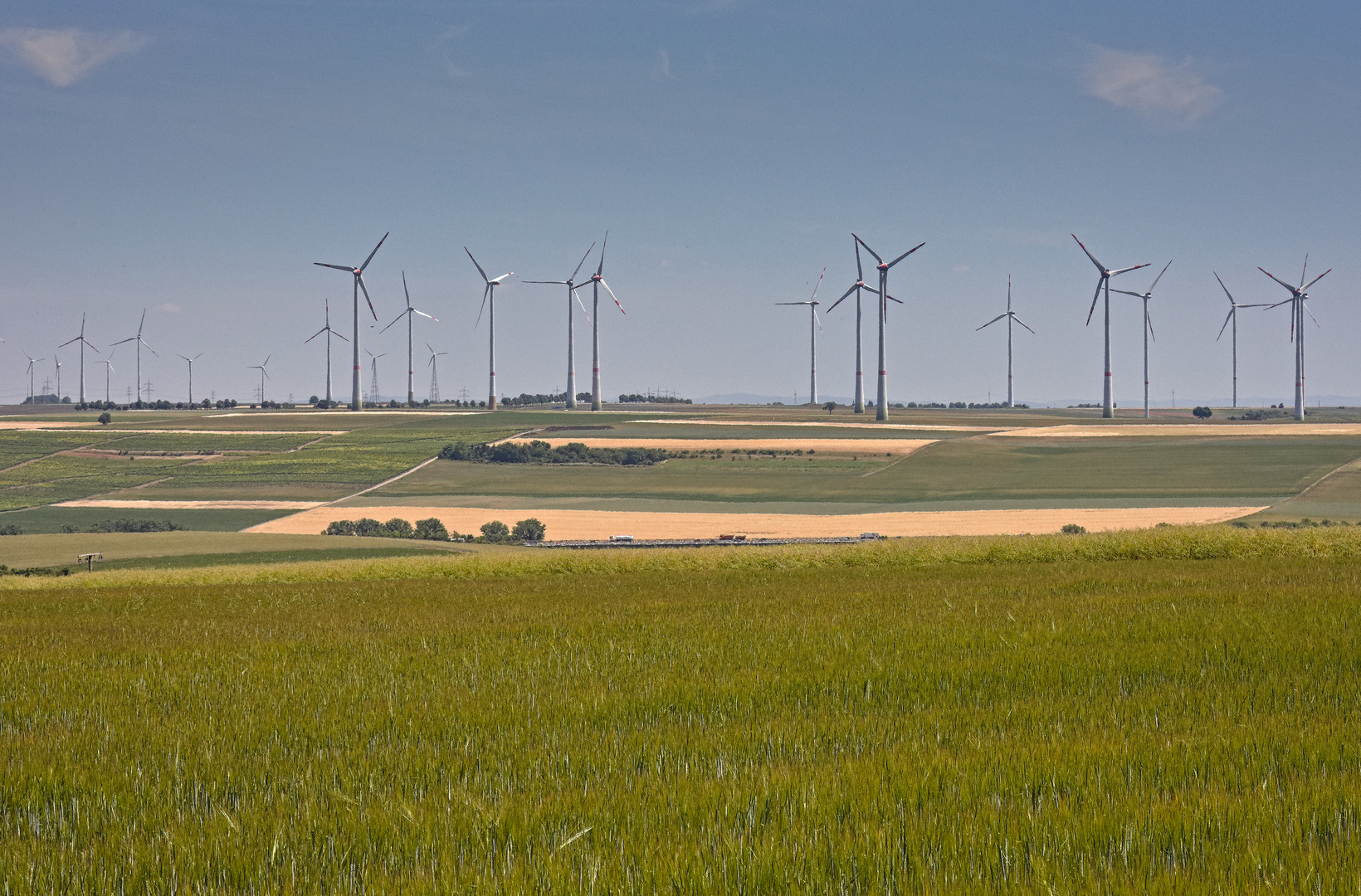 Blick zu den Windrädern