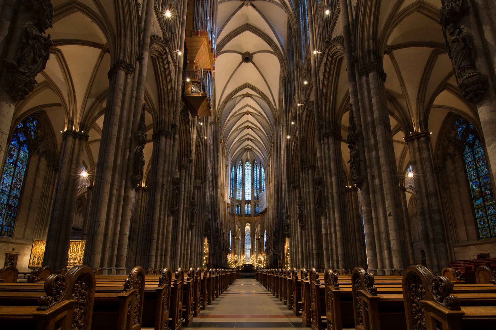 Blick zum Altar 2