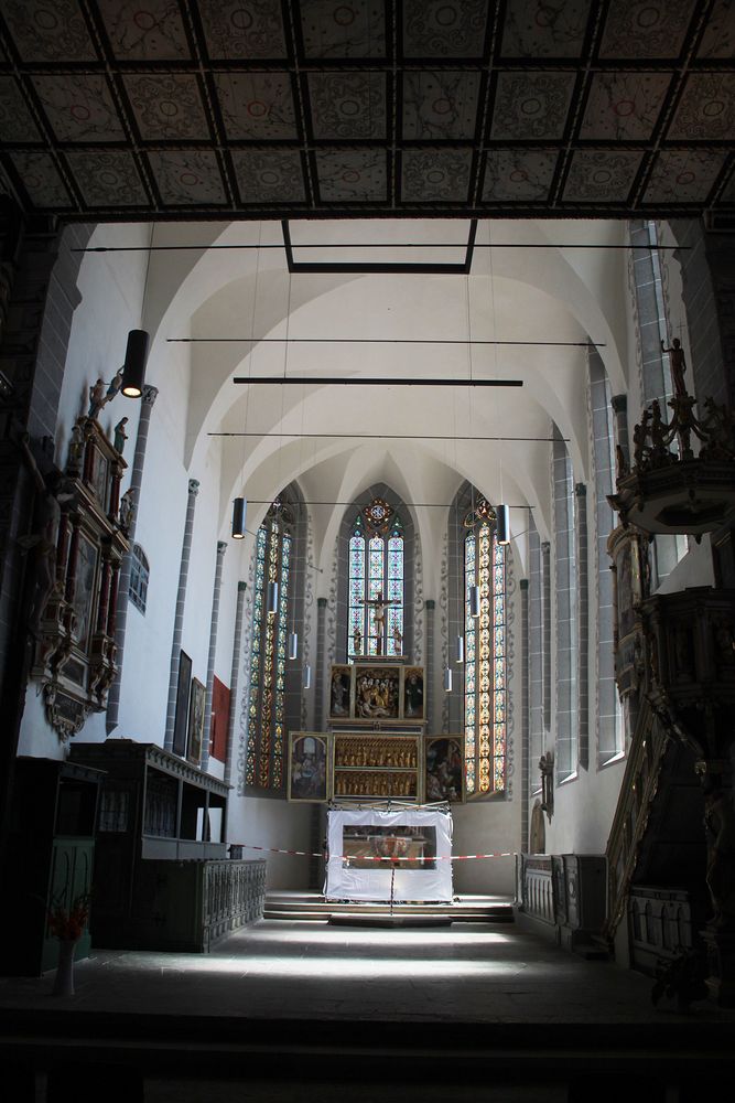 Blick zum Altar der Stadtkirche Weissensee