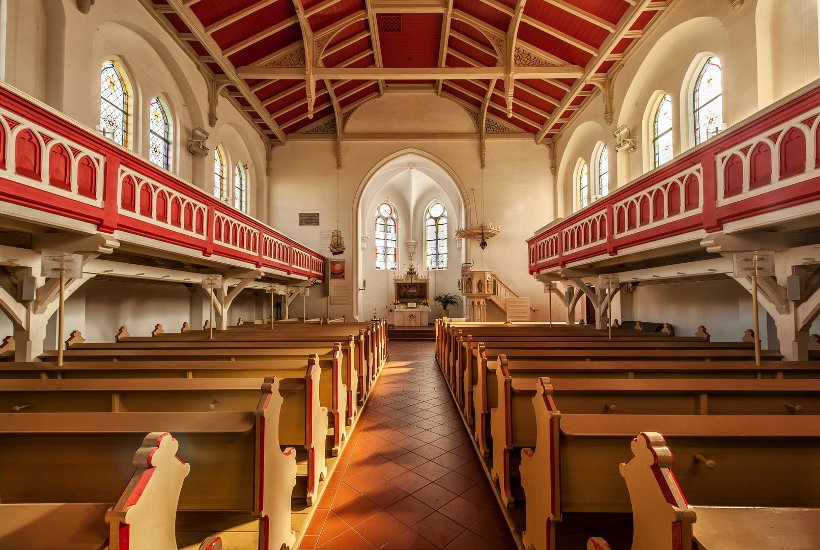 Blick zum Altar - Inselkirche Norderney