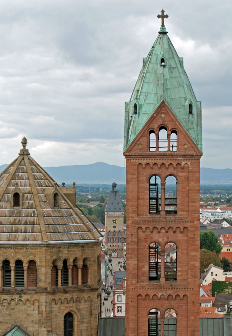 Blick zum Altpörtel in Speyer