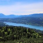 Blick zum anderen Ende vom Wörthersee mit Velden