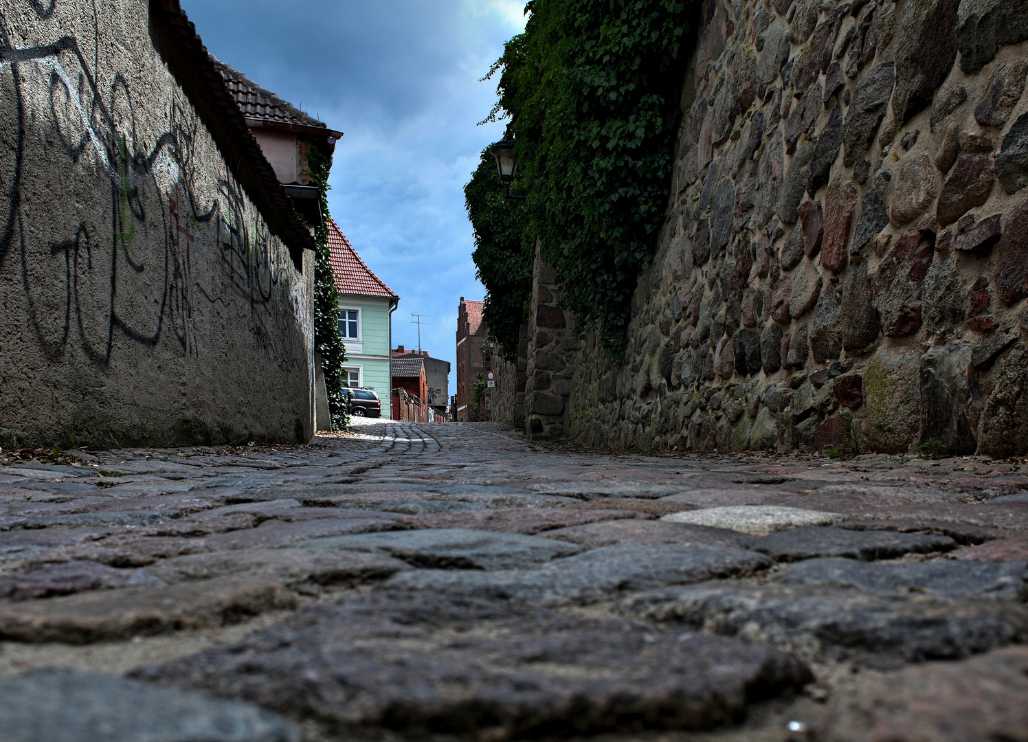 Blick zum Berliner Tor an der Stadtmauer