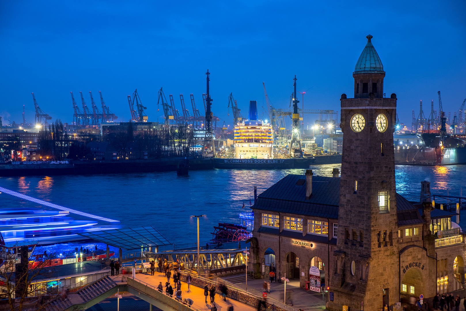 Blick zum Dock Elbe17