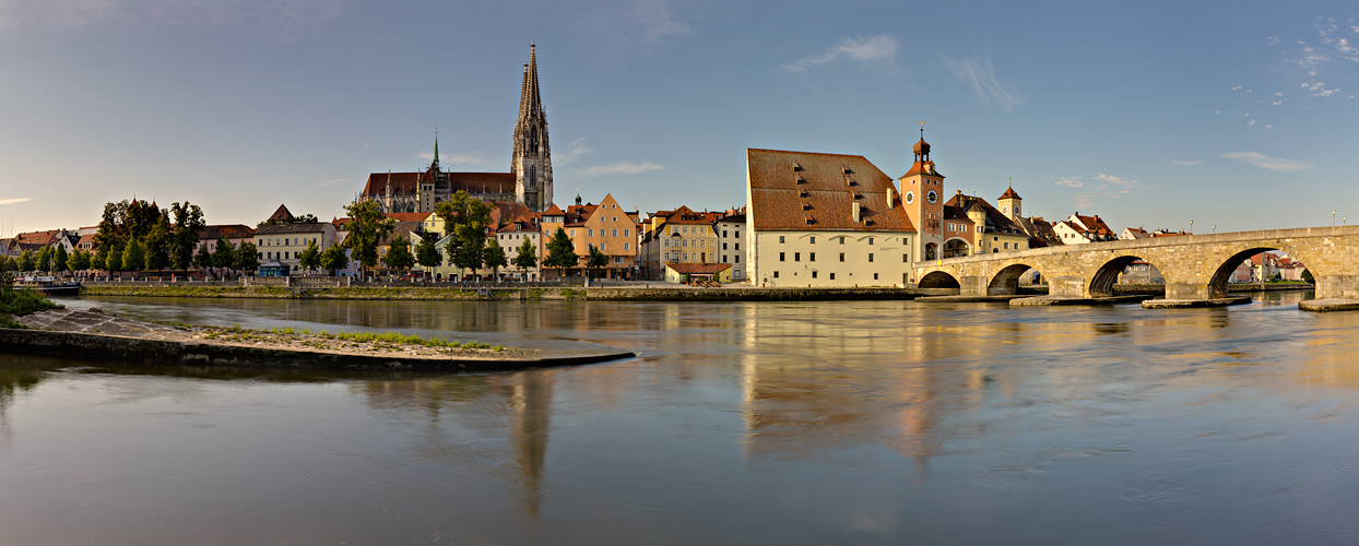 Blick zum Dom, Salzstadel und Steinerne Brücke