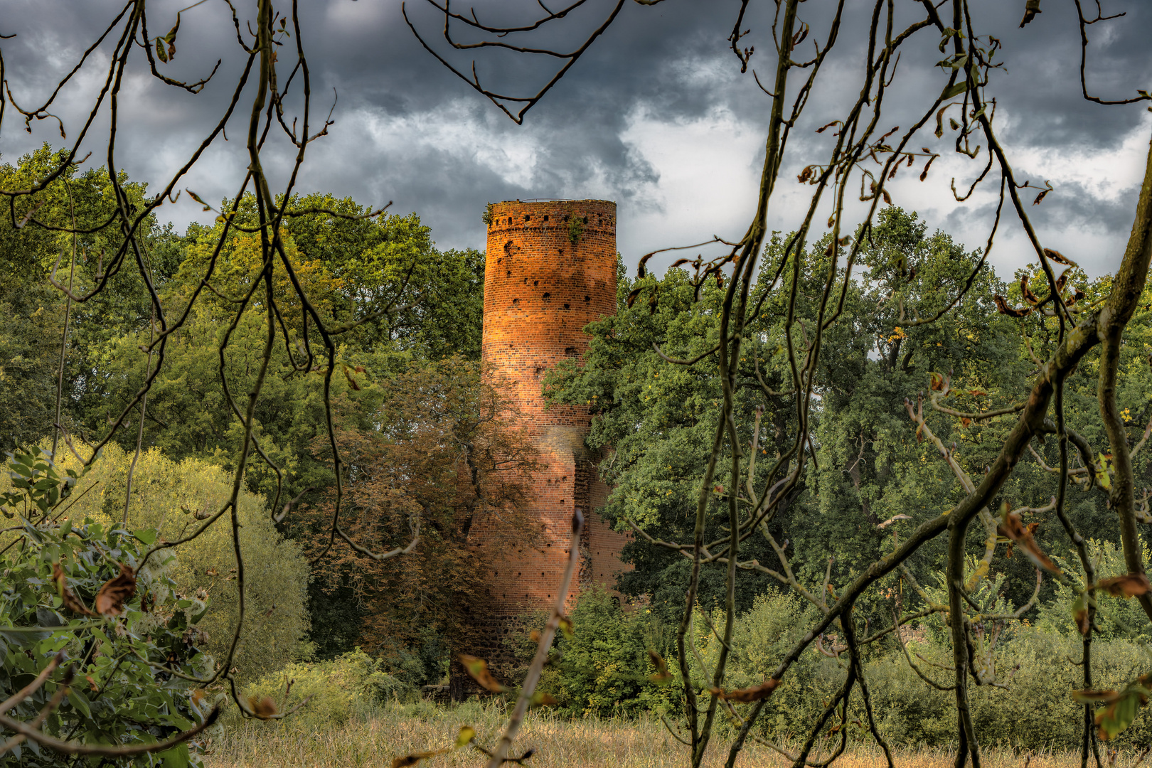 Blick zum Fangelturm der Blankenburg in Wolfshagen