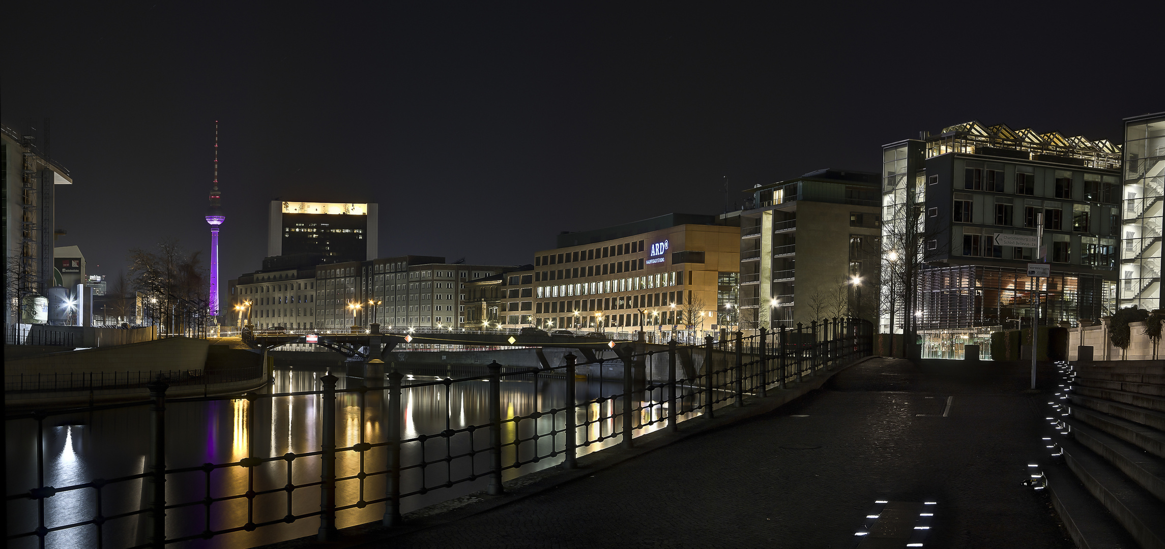 Blick zum Fernsehturm