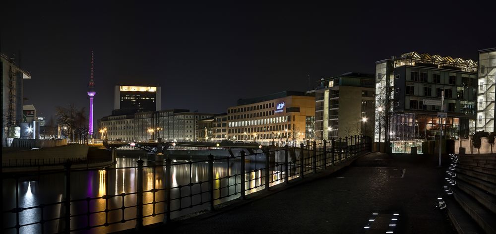 Blick zum Fernsehturm