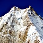 Blick zum Gipfel des Manaslu (8163 m)