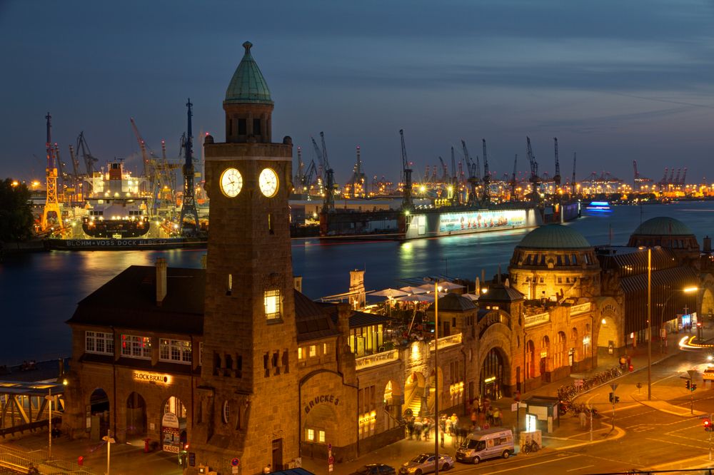 Blick zum Hafen Hamburg