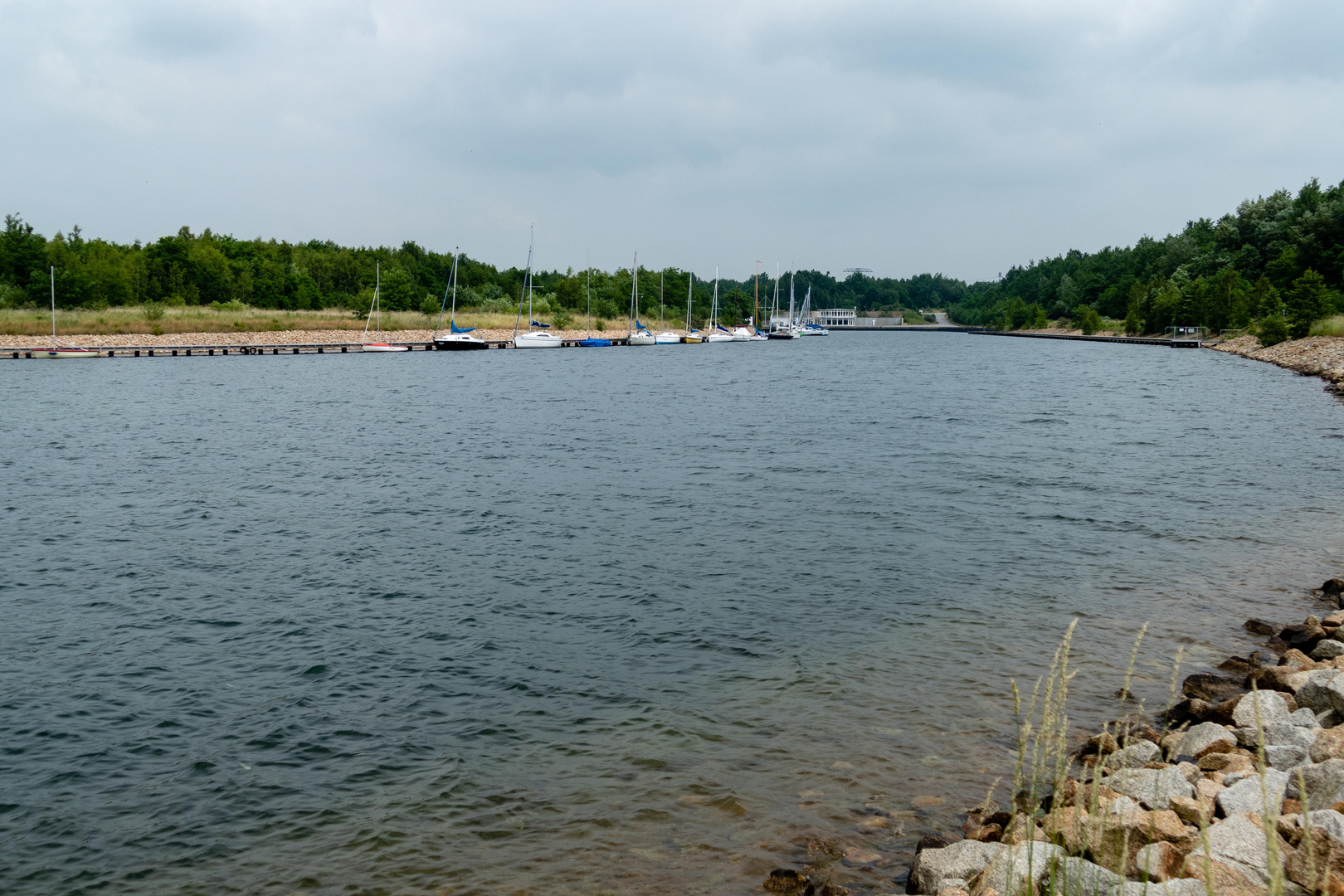 Blick zum Hafen im Berzdorfer See