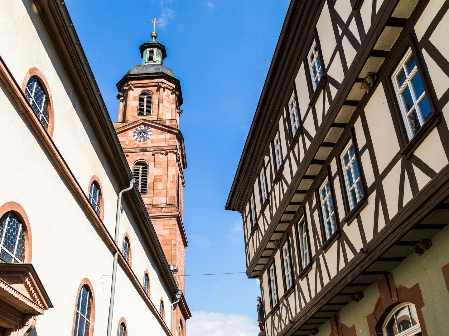 Blick zum Kirchturm