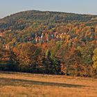 Blick zum Kurort Bad Gottleuba im Goldenen Herbst auf dem Höhepunkt