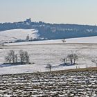 Blick zum Mückentürmchen am Ende des Winters...zumindest was den Monat  betrifft,  ganz weit oben...