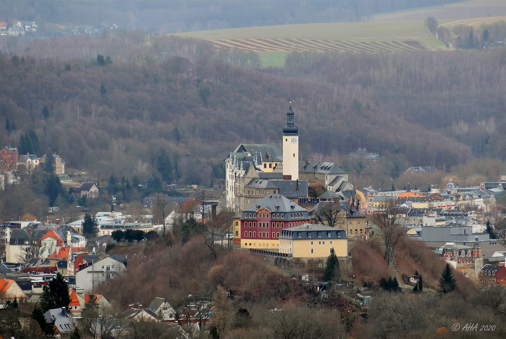 Blick zum Oberen Schloss ...