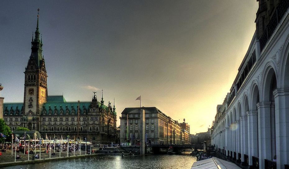 Blick zum Rathaus Teil 2