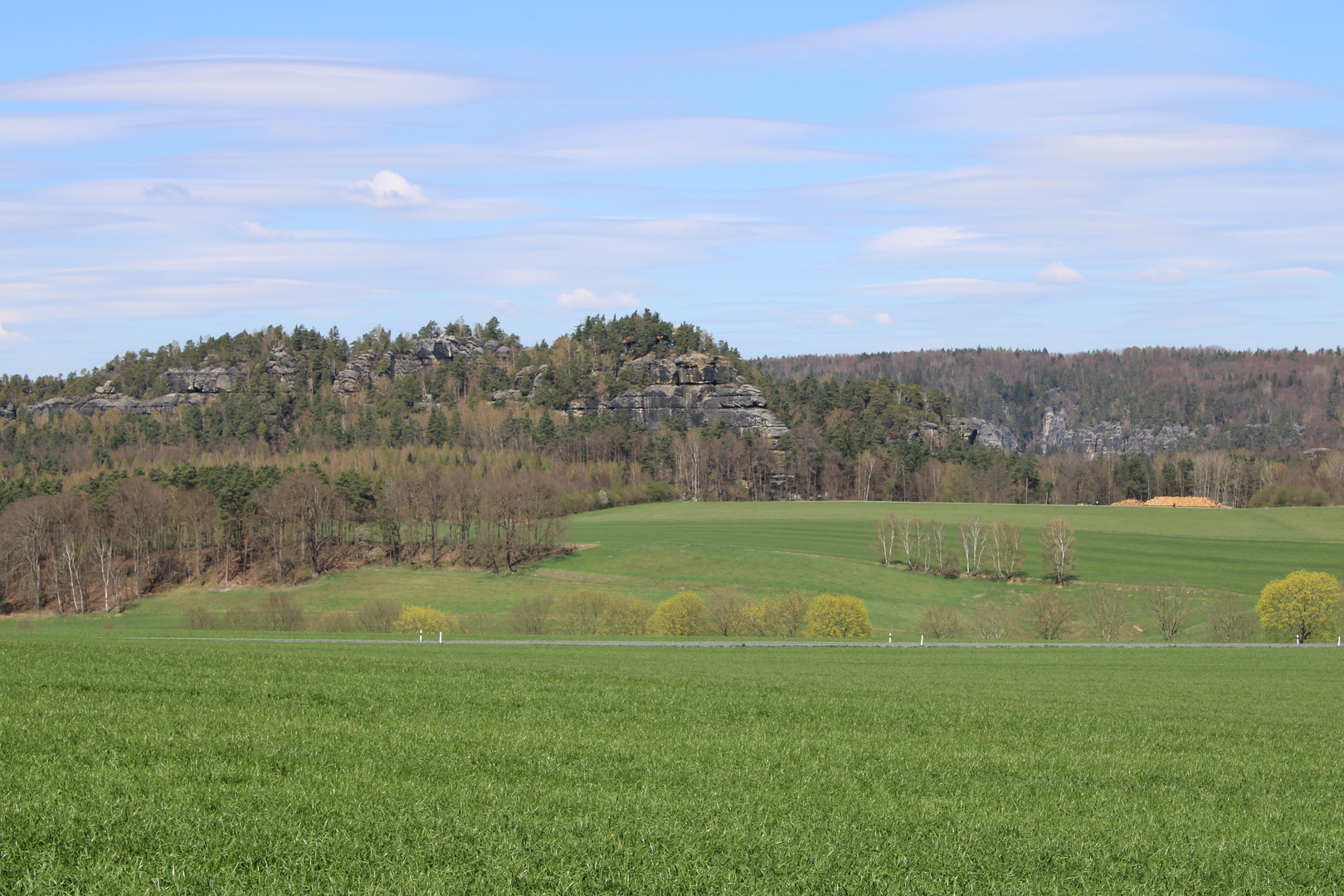 Blick zum Rauenstein mit Kammweg