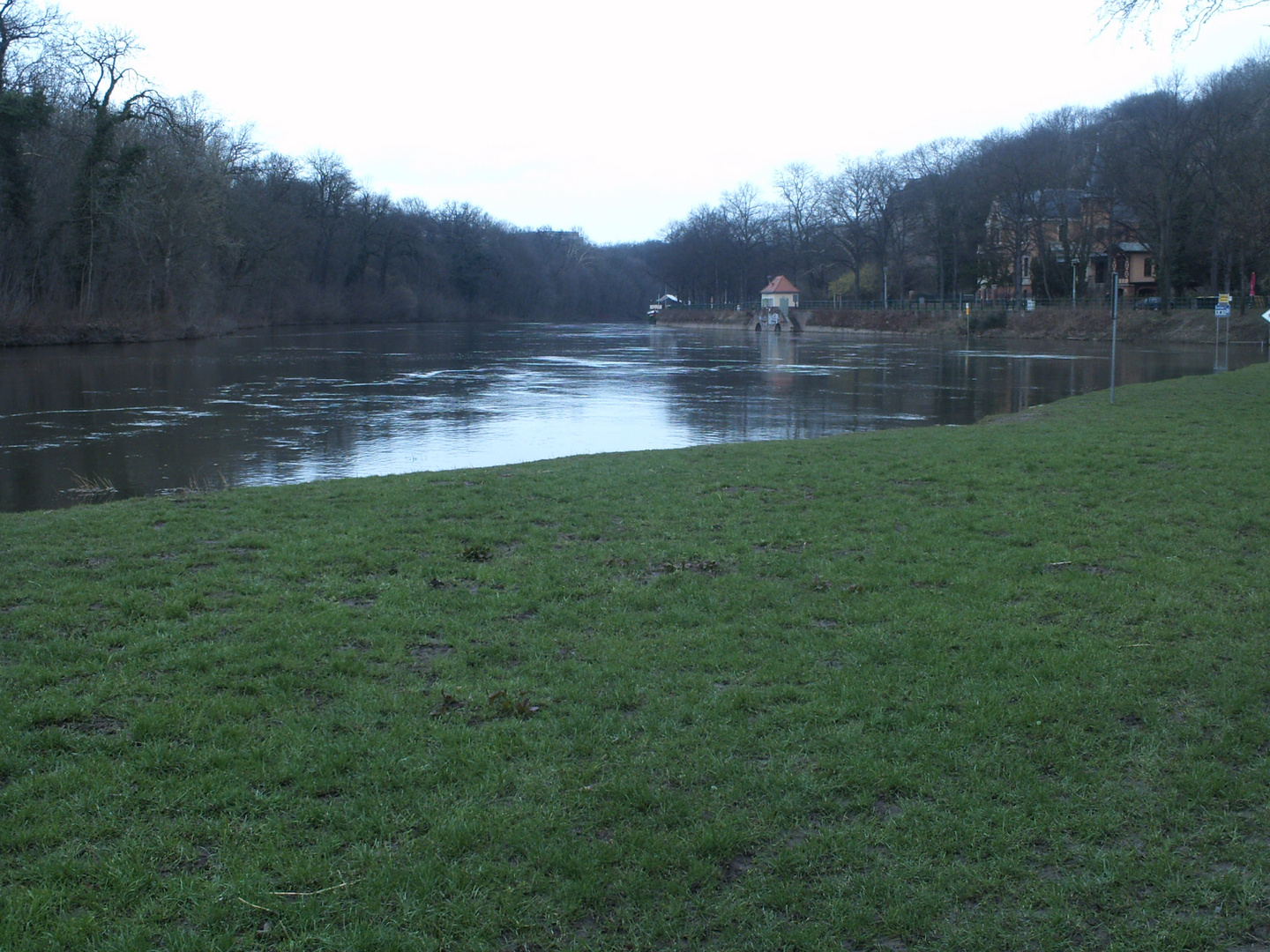 Blick zum Riveufer