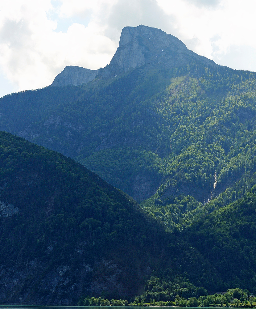 Blick zum Schafberg vom Mondsee aus. (Salzkammergut)