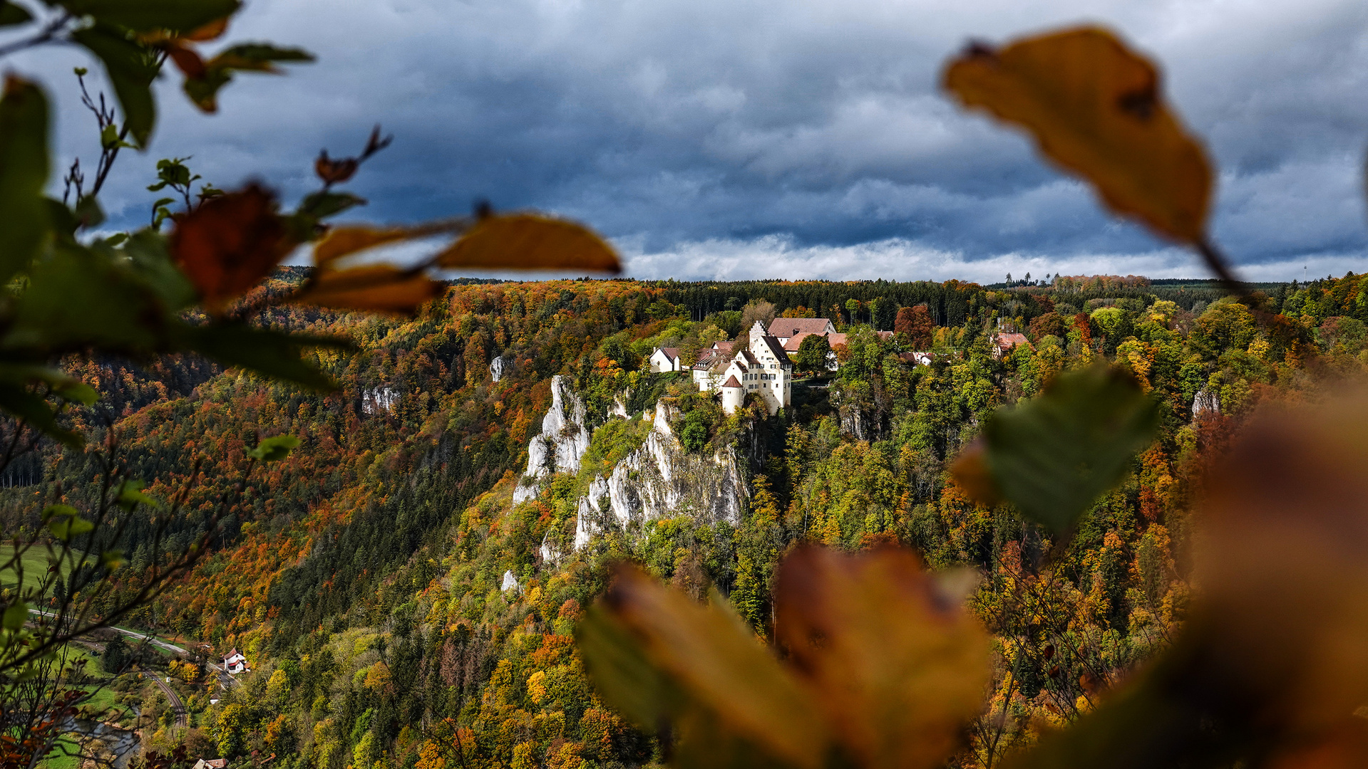 Blick zum Schloss Werenwag