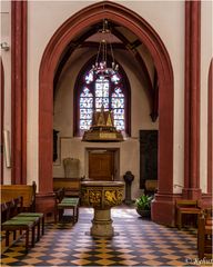 Blick zum Taufstein Liebfrauenkirche Koblenz