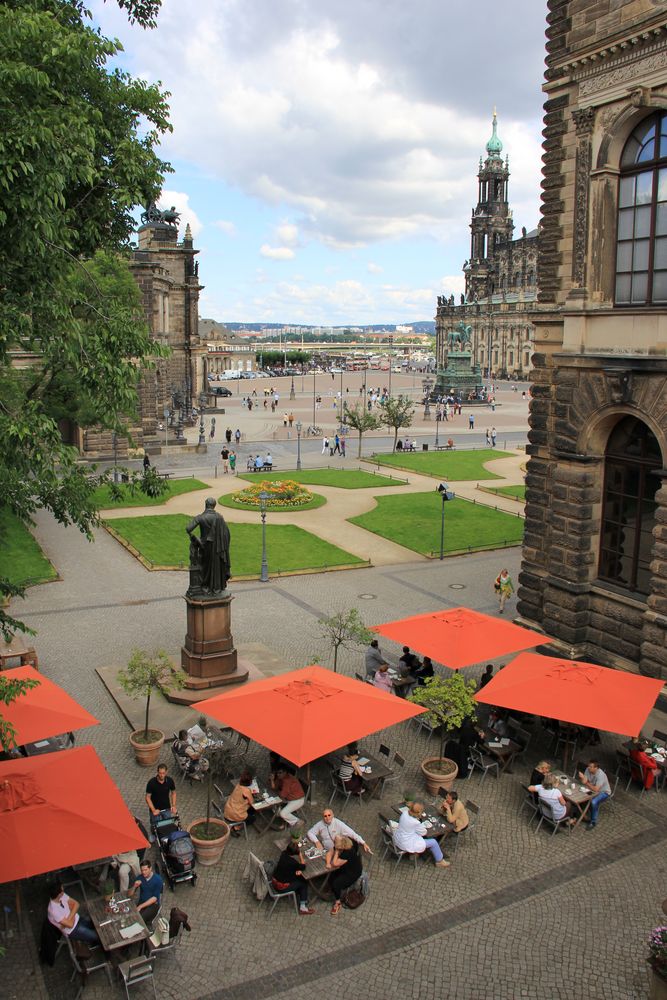 Blick zum Theaterplatz