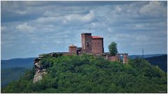 ~ Blick zum Trifels ~