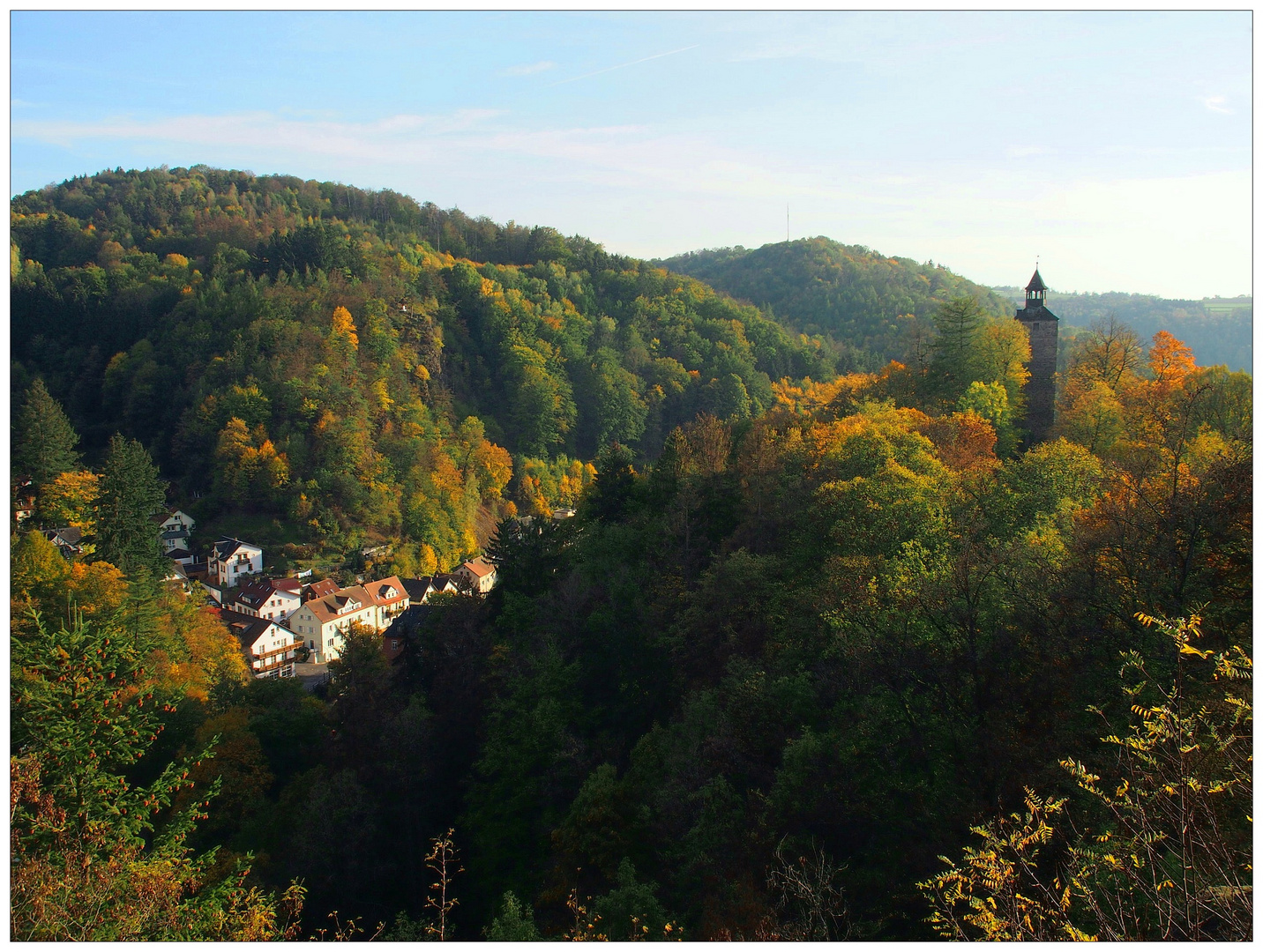 Blick zum Turmhügel und nach Bad Berneck