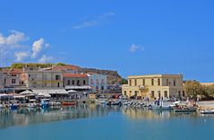 Blick zum venezianischen Hafen von Rethymno