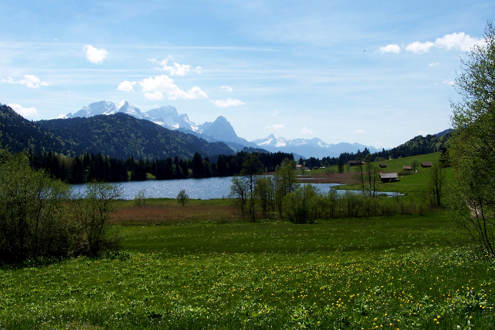 Blick zum Wettersteingebirge