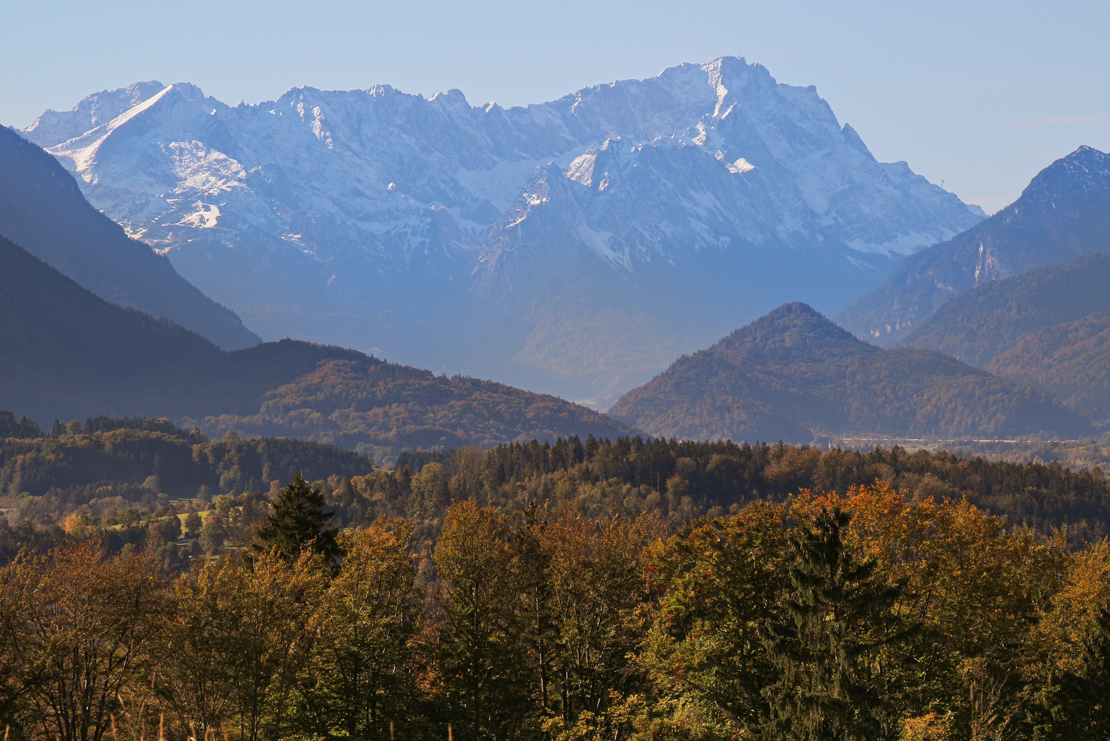 Blick zum Wettersteinmassiv (2021_10_15_8340_ji)