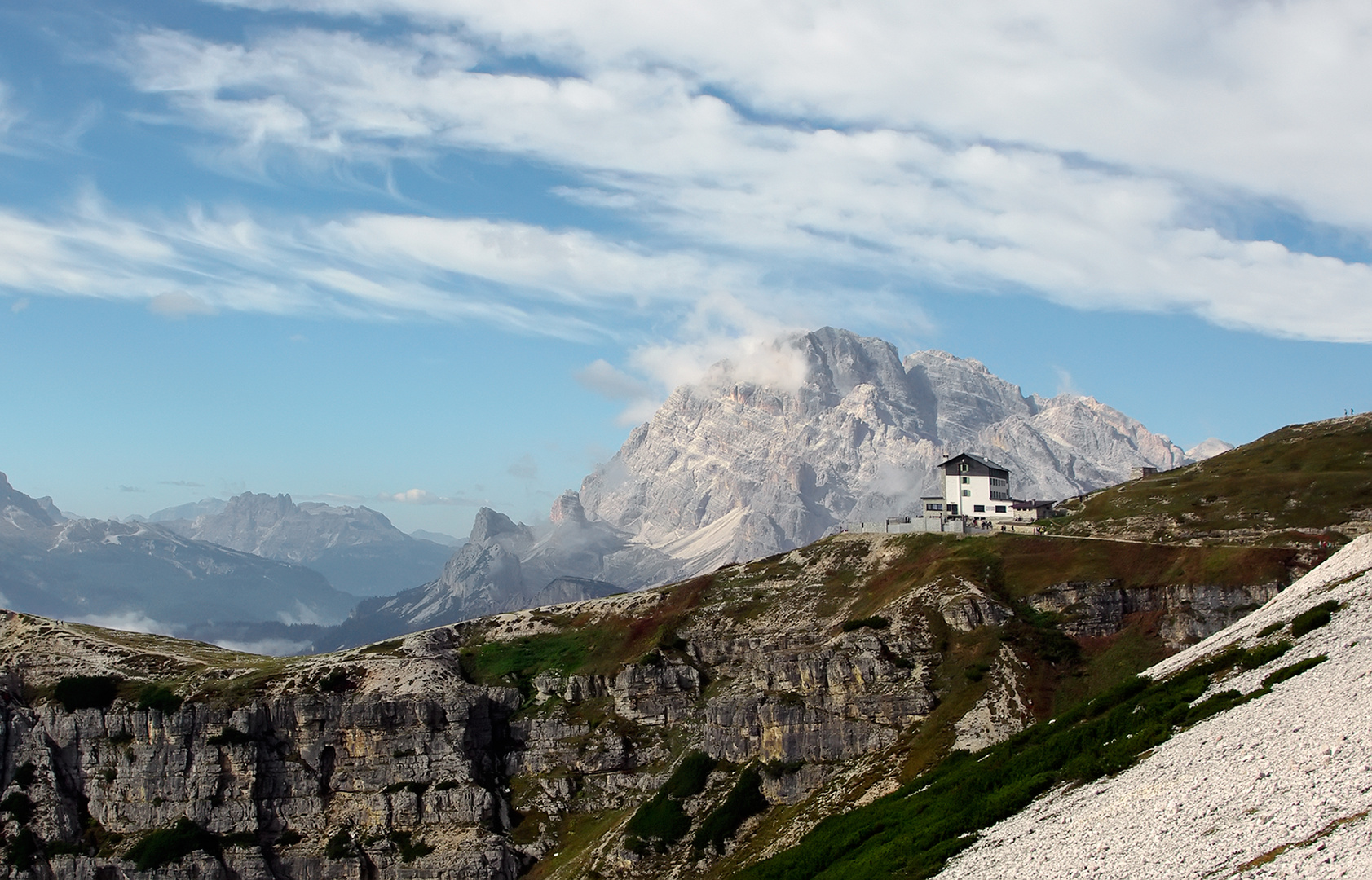 Blick zur Almhütte