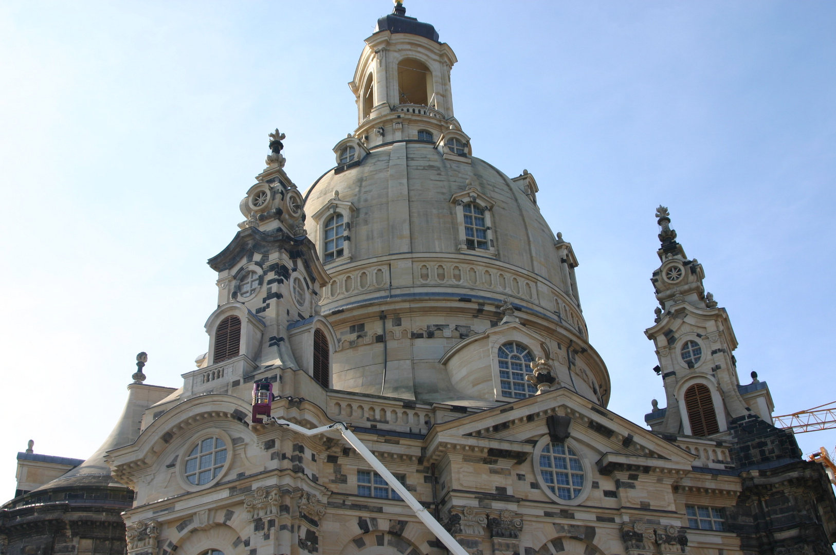 Blick zur Aussichteplattform auf dem Turm der Frauenkirche