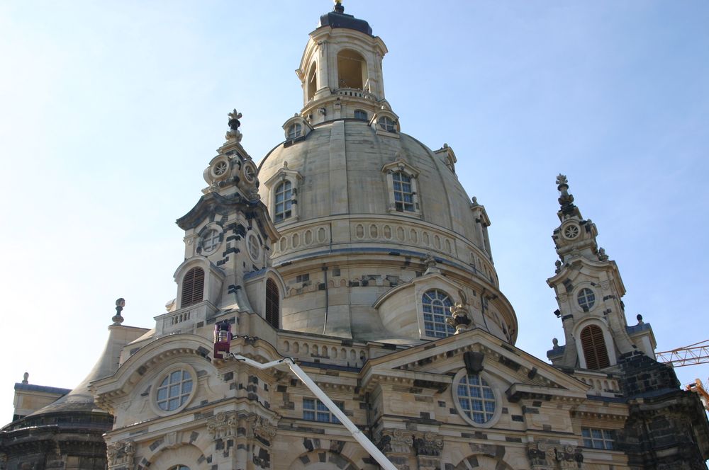 Blick zur Aussichteplattform auf dem Turm der Frauenkirche