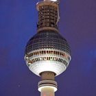 Blick zur Aussichtsplattform des Berliner Fernsehturms